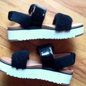 UGG Le Fluff Sandal. Sold Out On Website.  Brand New! Beautiful Sz.7